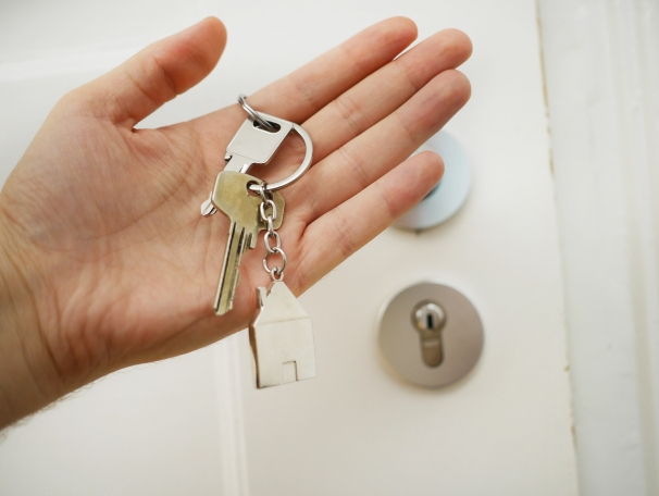 https://LauraSegarra.StopRentingStartOwning.com